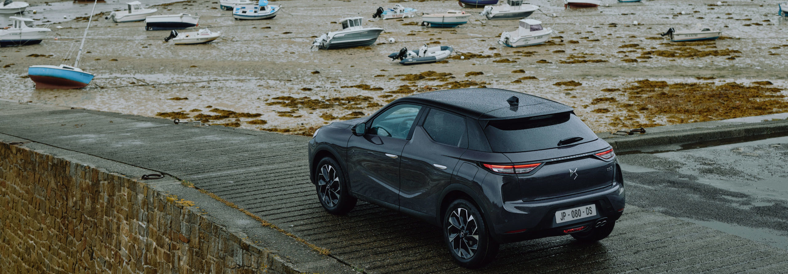 gta-mobilite-drome-ardeche-vaucluse-voitures-electriques-hybrides-location-courte-duree-vehicules-neufs-doccasionDS3-crossback-voiture-premium-suv-compact-ardeche9