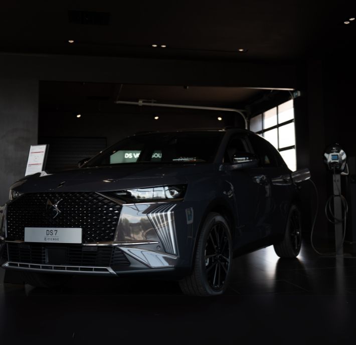 DS STORE VALENCE DS7 ETENSE VOITURE ELECTRIQUE HYBRIDE DROME ARDeCHE